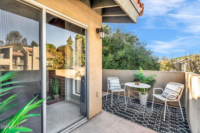 245 Oakleaf Drive 202, Thousand Oaks, CA 91360