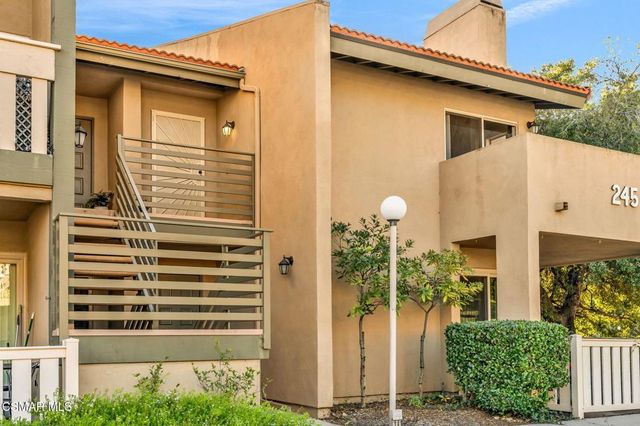 245 Oakleaf Drive 202, Thousand Oaks, CA 91360