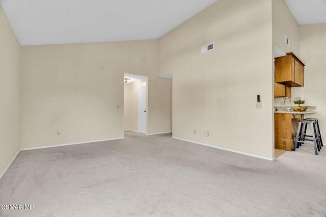 245 Oakleaf Drive 202, Thousand Oaks, CA 91360