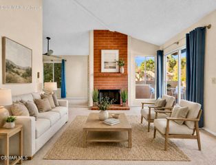245 Oakleaf Drive 202, Thousand Oaks, CA 91360