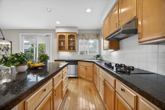 5216 Wyndham Oak Ln, Carmichael, CA 95608