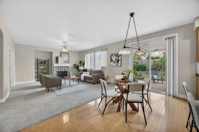 5216 Wyndham Oak Ln, Carmichael, CA 95608