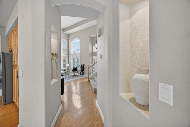 5216 Wyndham Oak Ln, Carmichael, CA 95608