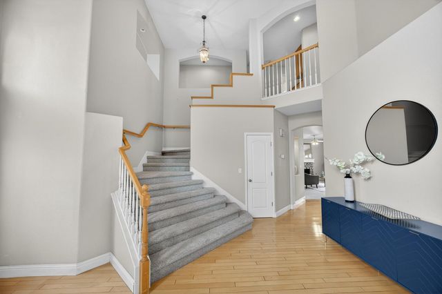 5216 Wyndham Oak Ln, Carmichael, CA 95608