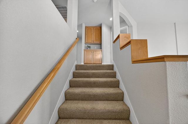 5216 Wyndham Oak Ln, Carmichael, CA 95608