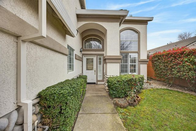 5216 Wyndham Oak Ln, Carmichael, CA 95608