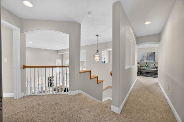 5216 Wyndham Oak Ln, Carmichael, CA 95608