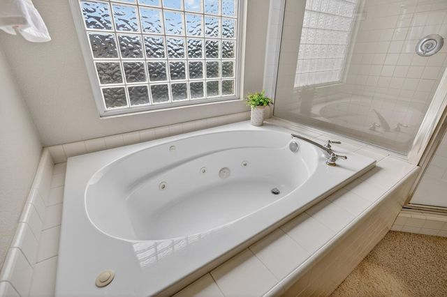 5216 Wyndham Oak Ln, Carmichael, CA 95608