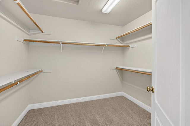 5216 Wyndham Oak Ln, Carmichael, CA 95608