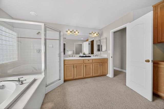 5216 Wyndham Oak Ln, Carmichael, CA 95608