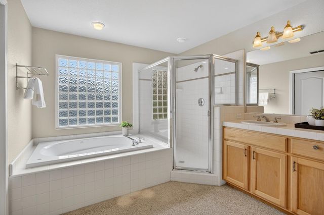 5216 Wyndham Oak Ln, Carmichael, CA 95608