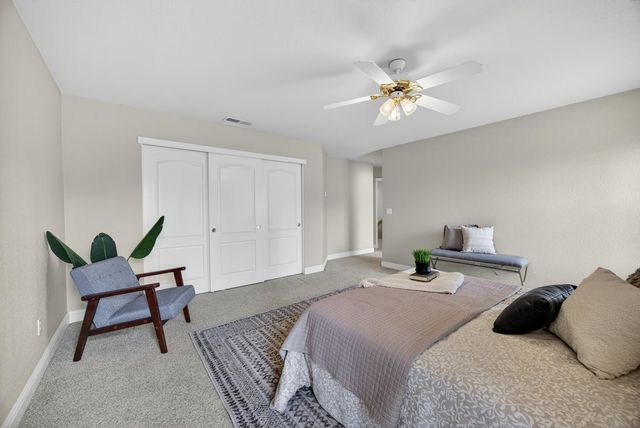 5216 Wyndham Oak Ln, Carmichael, CA 95608