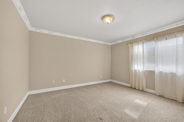 5216 Wyndham Oak Ln, Carmichael, CA 95608