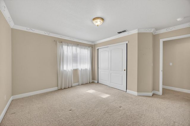 5216 Wyndham Oak Ln, Carmichael, CA 95608