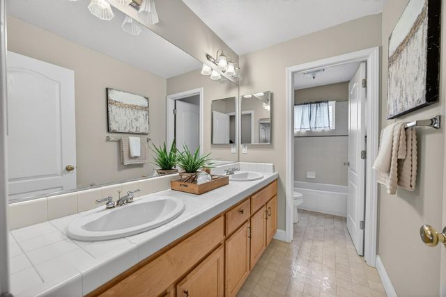 5216 Wyndham Oak Ln, Carmichael, CA 95608