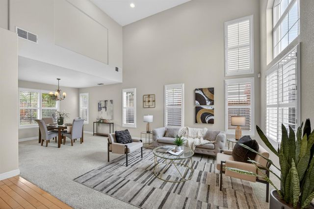 5216 Wyndham Oak Ln, Carmichael, CA 95608