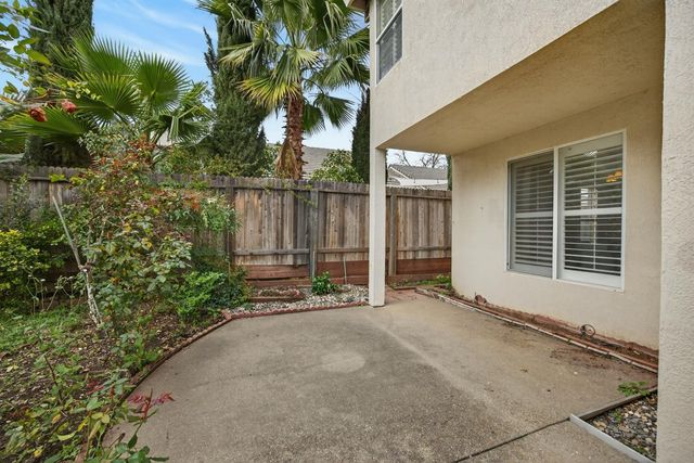 5216 Wyndham Oak Ln, Carmichael, CA 95608