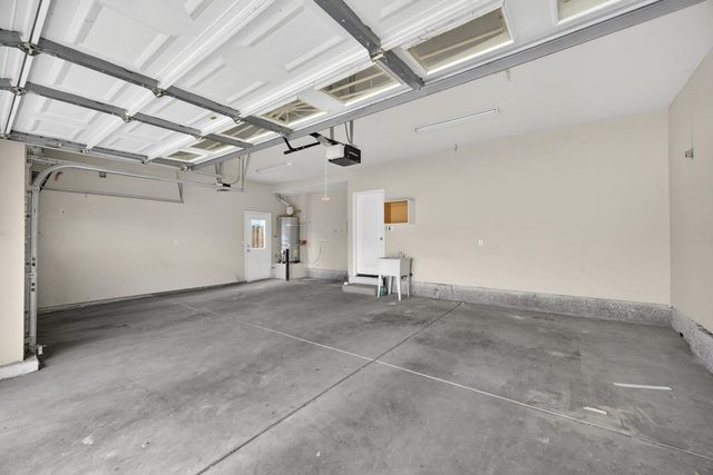 5216 Wyndham Oak Ln, Carmichael, CA 95608