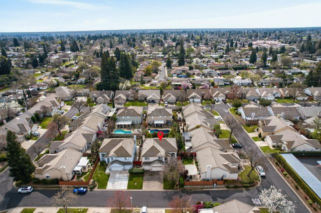 5216 Wyndham Oak Ln, Carmichael, CA 95608