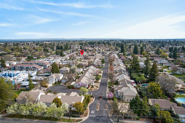 5216 Wyndham Oak Ln, Carmichael, CA 95608