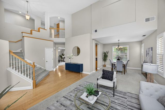 5216 Wyndham Oak Ln, Carmichael, CA 95608