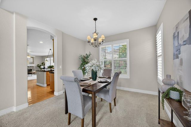 5216 Wyndham Oak Ln, Carmichael, CA 95608