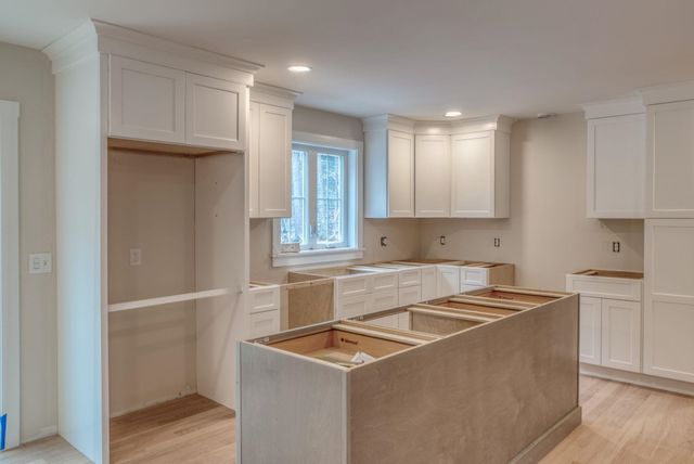 23 Bessie Leavitt Lane, New Boston, NH 03070