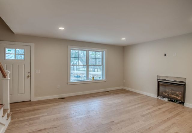 23 Bessie Leavitt Lane, New Boston, NH 03070