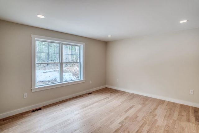 23 Bessie Leavitt Lane, New Boston, NH 03070