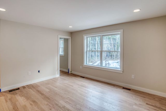 23 Bessie Leavitt Lane, New Boston, NH 03070