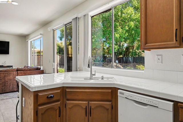 894 Stonewood Dr, Brentwood, CA 94513