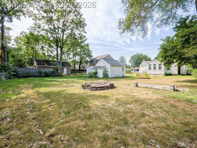 20380 Floral Street, Livonia, MI 48152