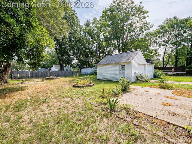20380 Floral Street, Livonia, MI 48152