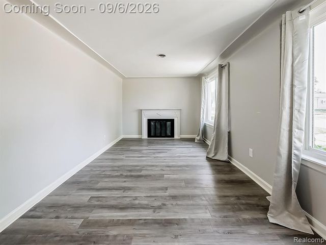 20380 Floral Street, Livonia, MI 48152