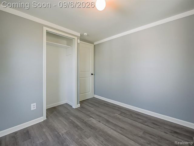 20380 Floral Street, Livonia, MI 48152