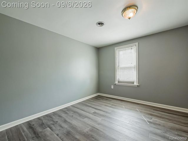 20380 Floral Street, Livonia, MI 48152