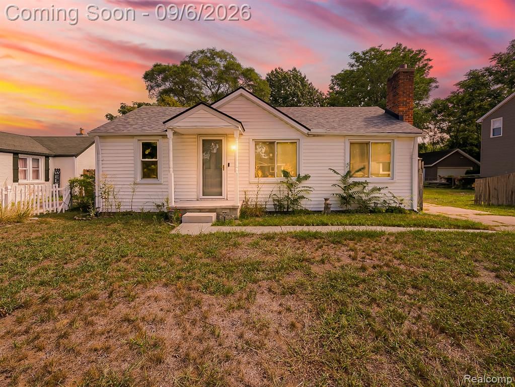 20380 Floral Street, Livonia, MI 48152