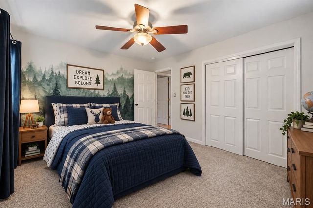 24 Glenwood Drive, Fenton, MO 63026