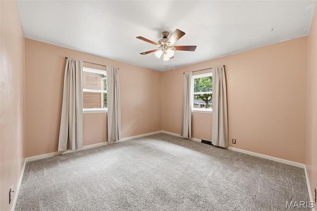 24 Glenwood Drive, Fenton, MO 63026