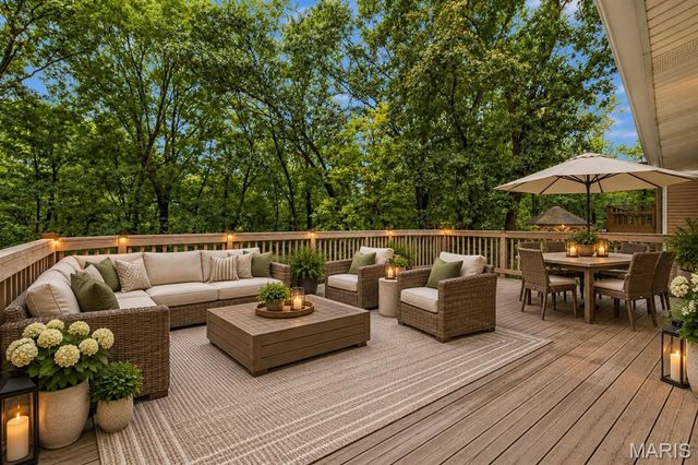 24 Glenwood Drive, Fenton, MO 63026