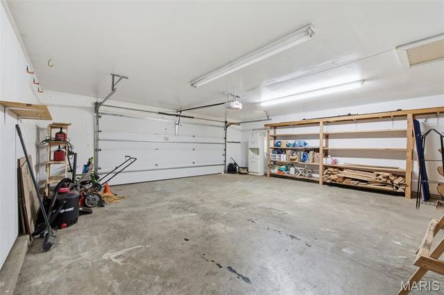 24 Glenwood Drive, Fenton, MO 63026