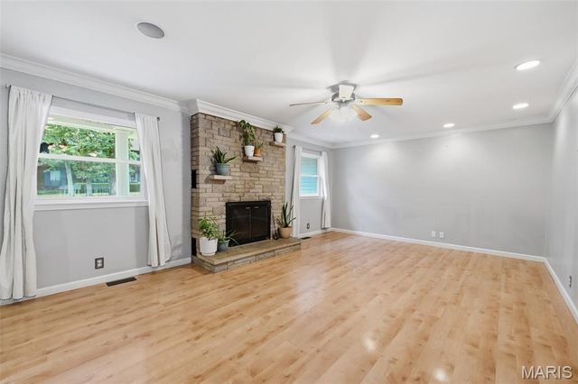 24 Glenwood Drive, Fenton, MO 63026