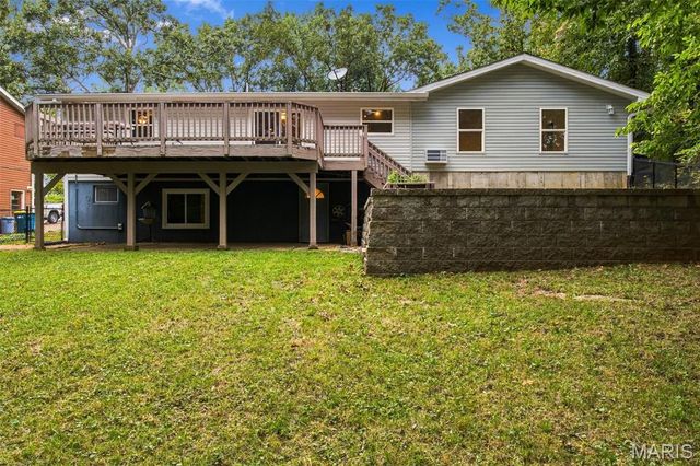 24 Glenwood Drive, Fenton, MO 63026