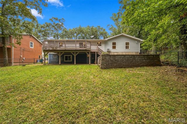 24 Glenwood Drive, Fenton, MO 63026