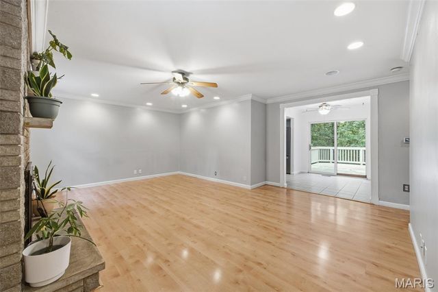 24 Glenwood Drive, Fenton, MO 63026