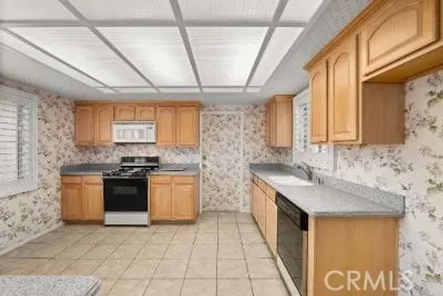 2116 Jacaranda Court, San Bernardino, CA 92404