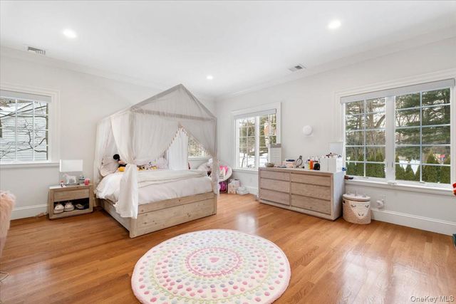 38 Sage Terrace, Scarsdale, NY 10583