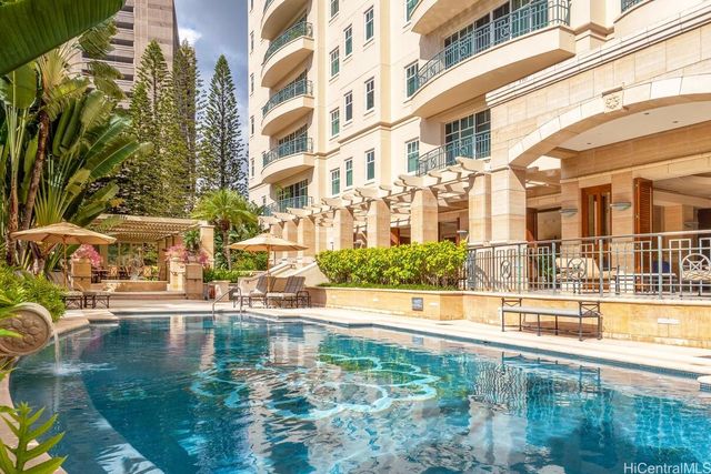 1740 S Beretania Street 25, Honolulu, HI 96826