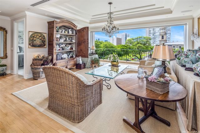 1740 S Beretania Street 25, Honolulu, HI 96826