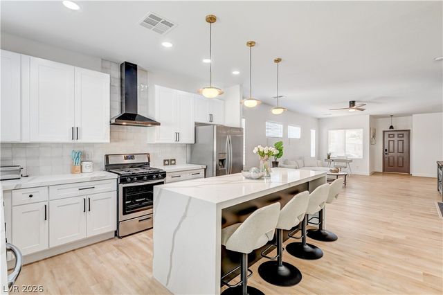 3236 Rushing Waters Place, Las Vegas, NV 89135